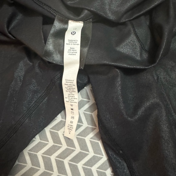 Lululemon shine legging - Picture 3 of 3